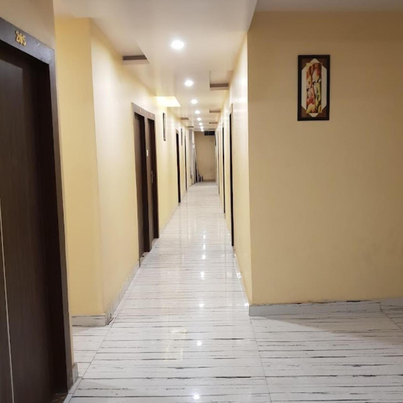 New Kumar Hotel & Banquet Lucknow Zewnętrze zdjęcie